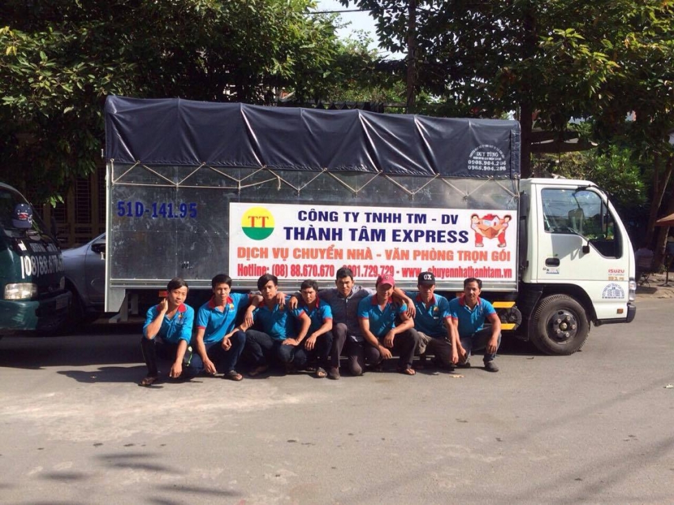 Đội ngũ nhân viên dịch vụ chuyển văn phòng uy tín giá rẻ số 1 TPHCM - công ty Thành Tâm