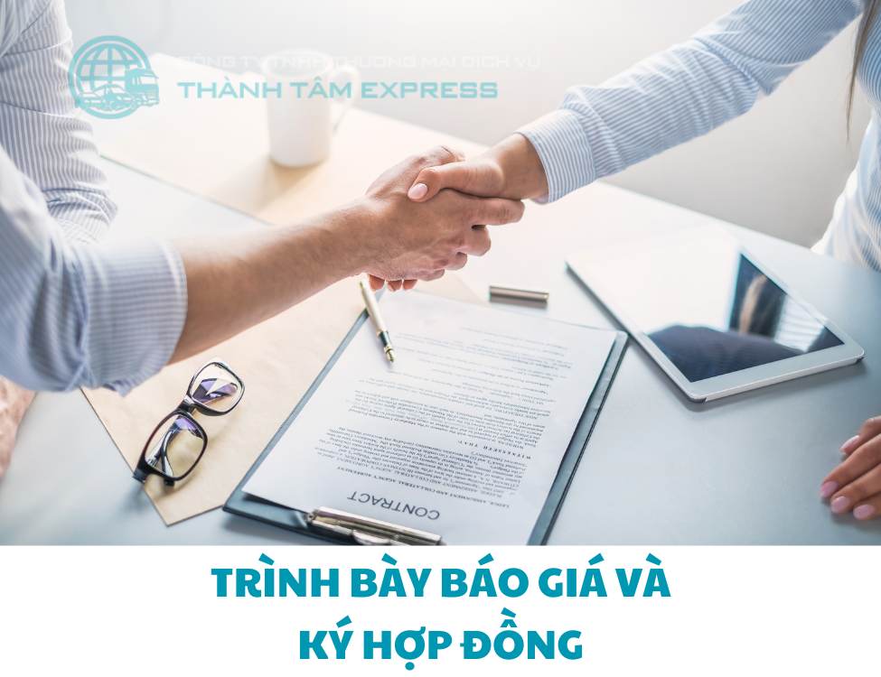 Trình bày báo giá và ký hợp đồng