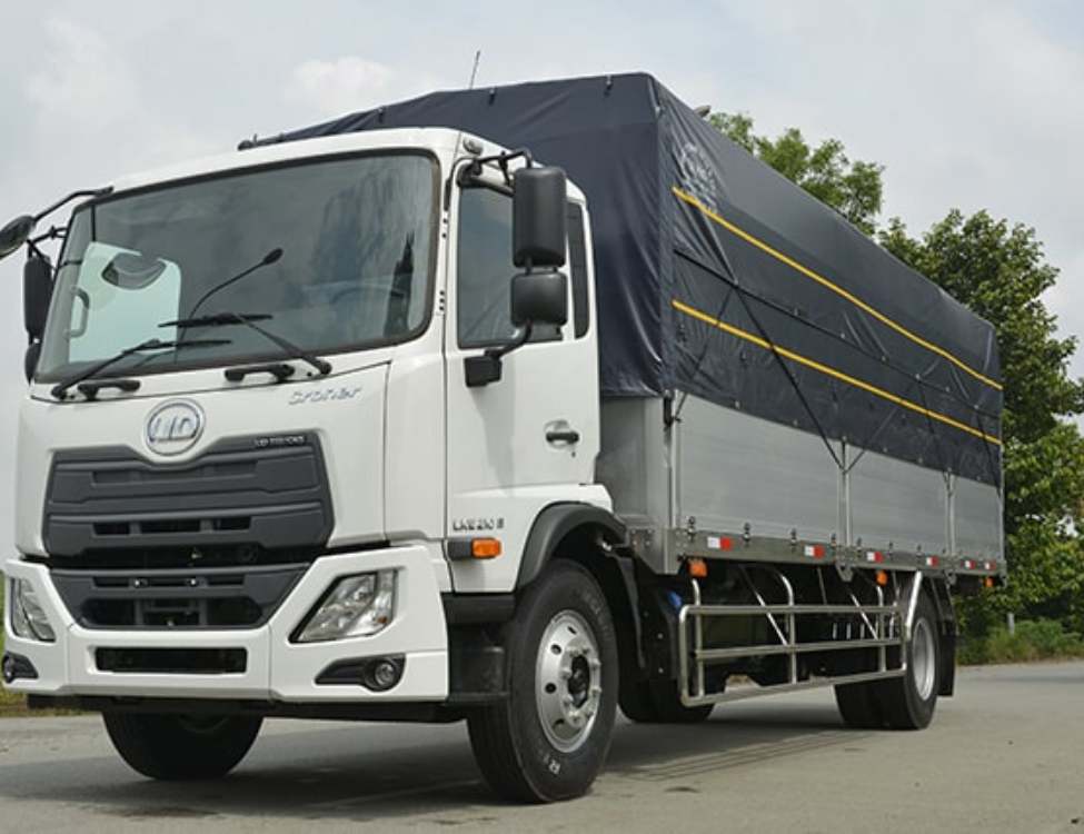 Xe tải lớn – chuyển nhiều đồ, quãng đường dài