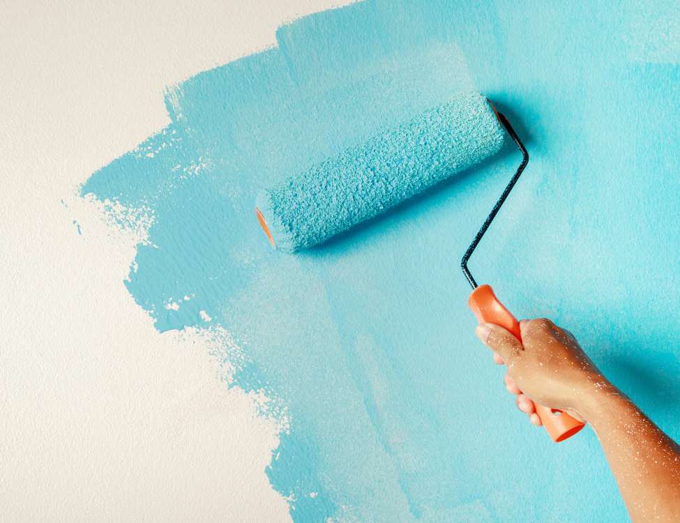 Bước 2: Sơn hoặc giấy dán, rèm cửa, nền, ánh sáng trần