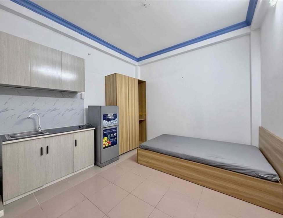 Sắp xếp bố cục trước: đặt đồ lớn → đồ nhỏ → chi tiết decor