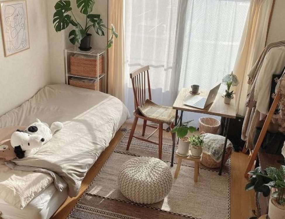 Danh sách các món đồ cần thiết (giường, tủ, bàn học, kệ, ghế) với mức ngân sách tham khảo