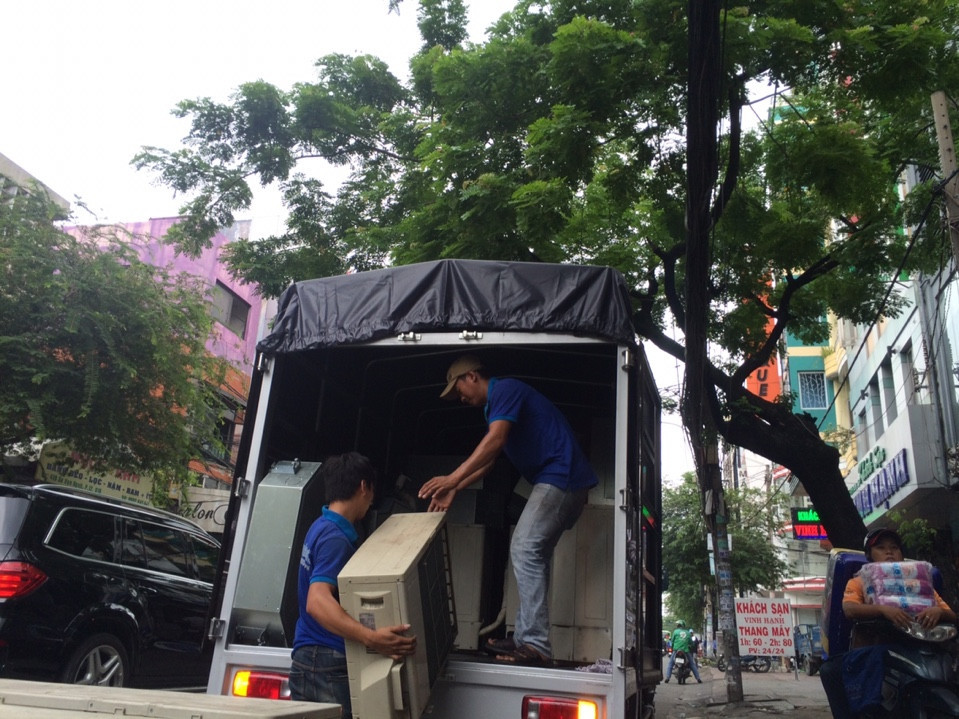 Xe tải cung cấp dịch vụ chuyển nhà trọn gói Thành Tâm tại TPHCM