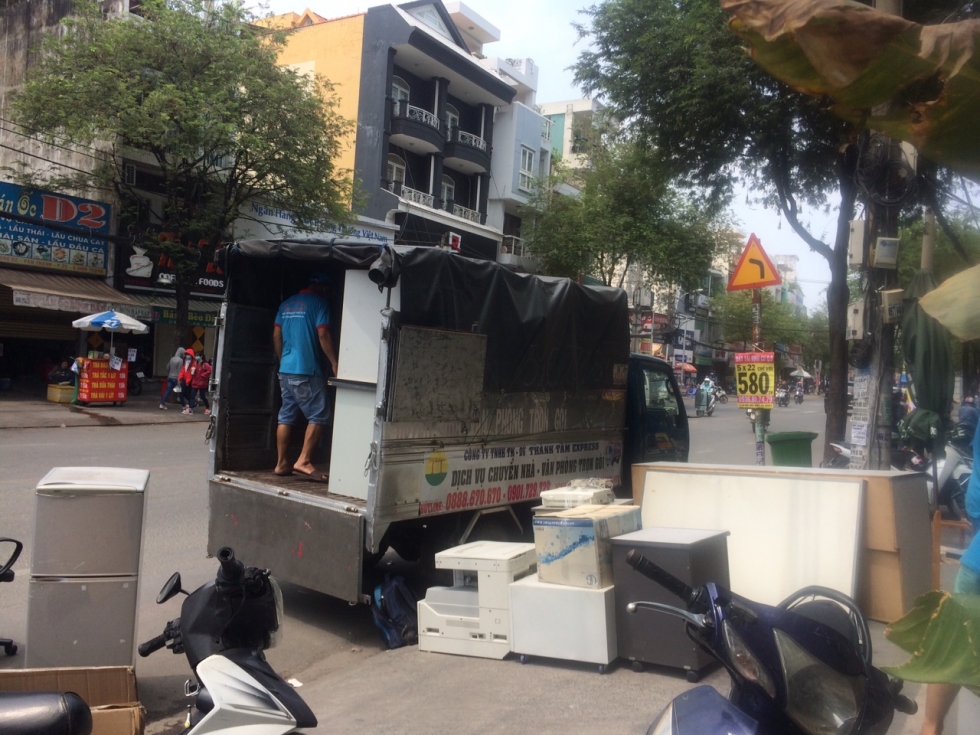Xe taxi tải chuyển nhà trọn gói TPHCM tại Thành Tâm