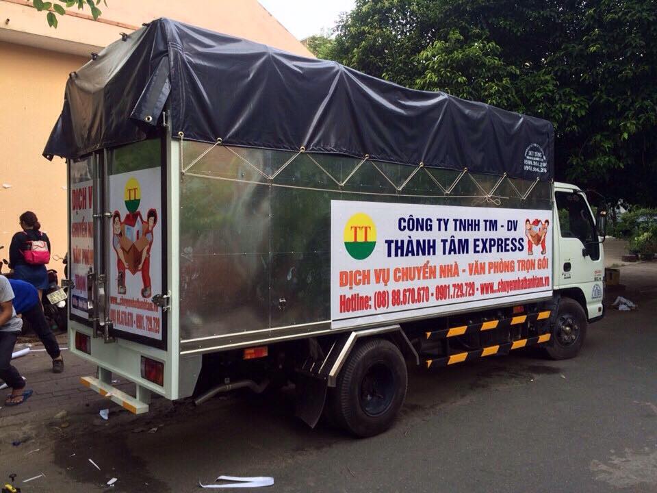 Xe taxi tải chuyển nhà  công ty Thành Tâm trên địa bàn TPHCM