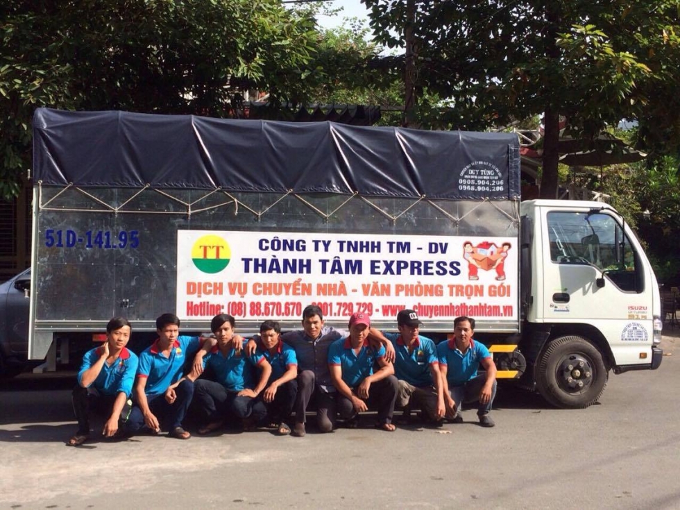 Đội ngũ nhân viên lái xe taxi tải quận 4 Thành Tâm Express